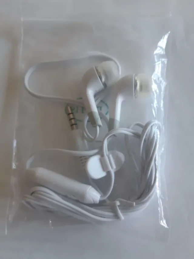 Fones de ouvido sem fio brancos novos