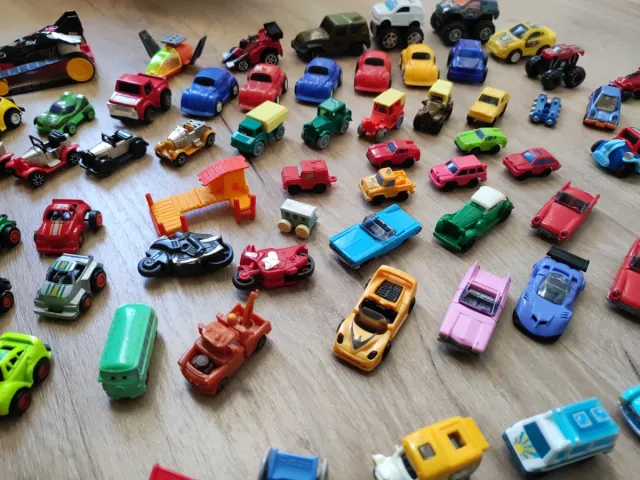 MULTIMARCA +100 coches juguete.