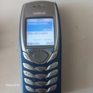 Nokia 6100 azul/plata vintage