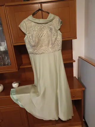 Vestido de fiesta verde y dorado