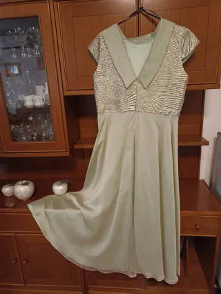 Vestido de fiesta verde y dorado