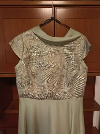 Vestido de fiesta verde y dorado