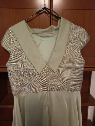 Vestido de fiesta verde y dorado