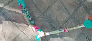 Patinete infantil en buen estado.