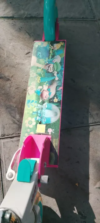 Patinete infantil en buen estado.