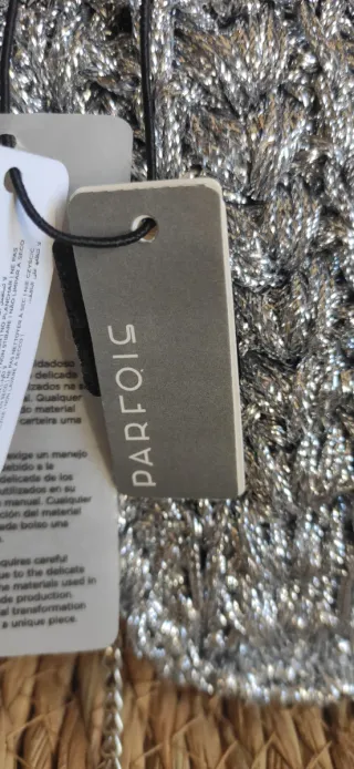 Bolso de fiesta plateado.Nuevo Parfois