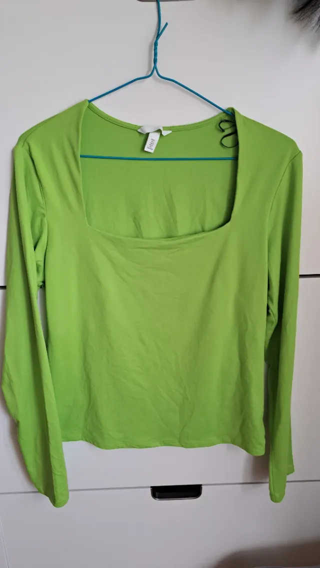 Top H&M verde escote cuadrado talla L