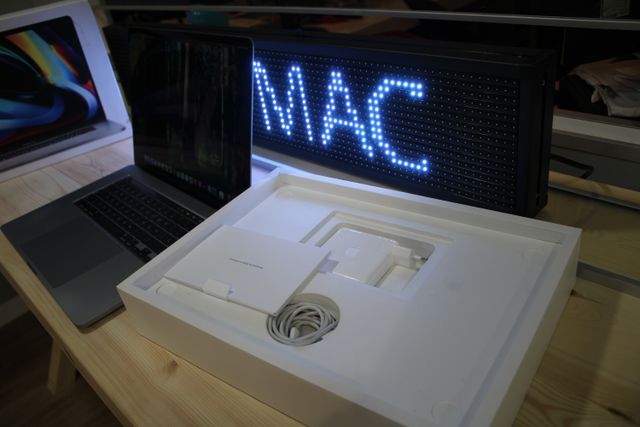 MacBook Pro 16 TouchBar y Touch ID