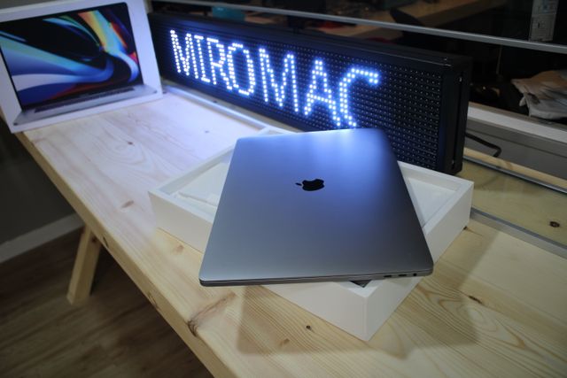 MacBook Pro 16 TouchBar y Touch ID