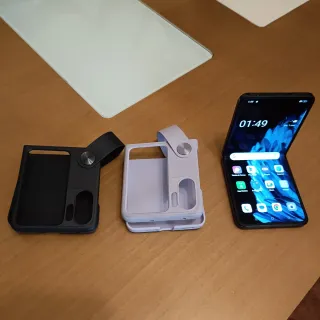 OPPO Find N2 Flip + Custodie Nere e Viola