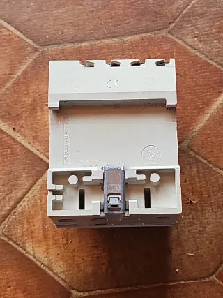 Interruptor Magnetotérmico Siemens 25A 0,3A