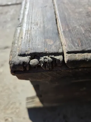 Baúl de madera muy antiguo