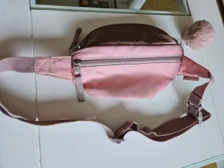 Riñonera Pepe Jeans rosa con pompón