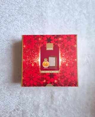 Estuche Perfume Far Away + Cartera Avon