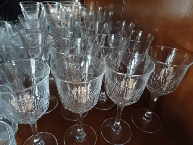 Juego de copas de cristal tallado