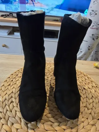 Botines Zara ante tacón negros