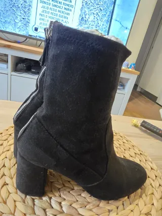 Botines Zara ante tacón negros