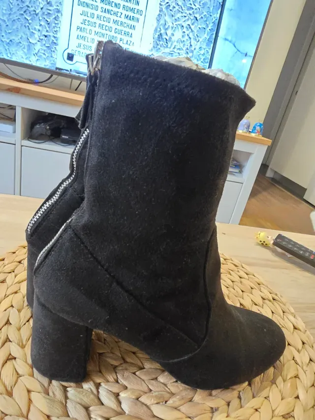 Botines Zara ante tacón negros