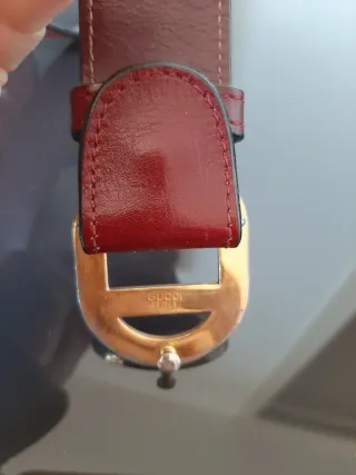 Cintura Gucci bordeaux con fibbia logo
