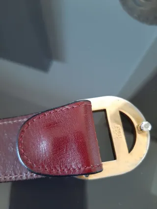 Cintura Gucci bordeaux con fibbia logo