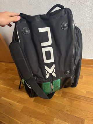 Mochila Palas Padel NOX Negra y Plateadas