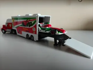 Camión Mack y Coche Francesco Bernoulli Cars