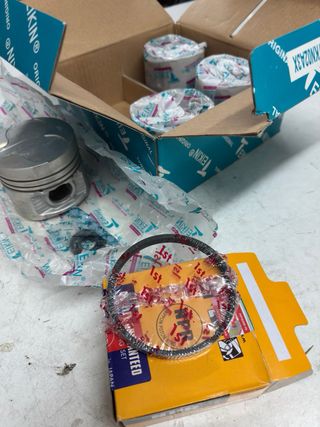 pistones completos para Nissan LD23