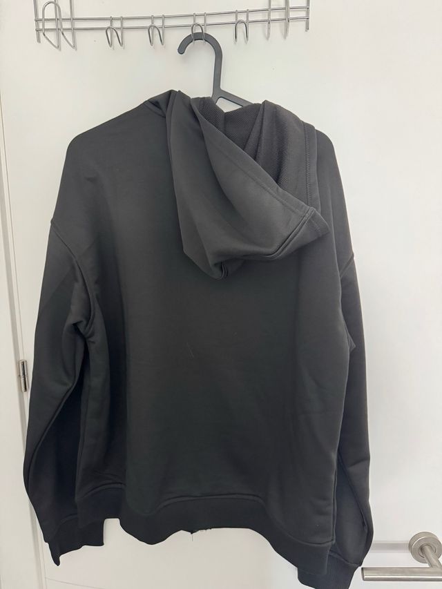 Chaqueta Corteiz Negra con Estrellas Rojas