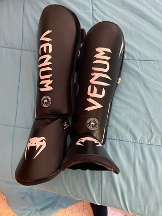 Equipo Muay Thai Venum (Guantes, espinilleras, sho