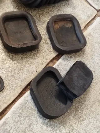 Fundas y pedales goma coche