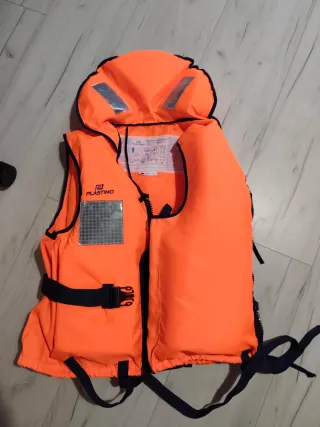 Barca hinchable camuflaje con motor y chalecos