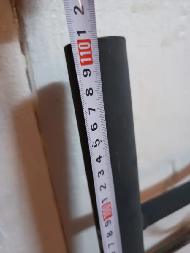 Cabecero de forja negro y gris.