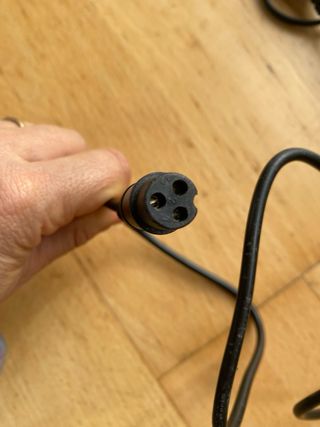 Cargador Hyleton 54.6V 1.5A Patinete Eléctrico