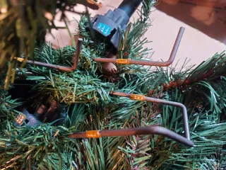 Albero di Natale artificiale con pigne