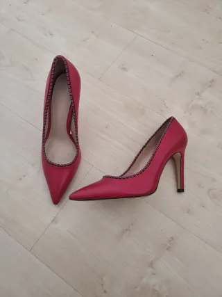 Zapatos de tacón Zara rojos talla 39