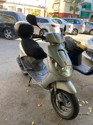 Peugeot Vivacity 50cc Plata