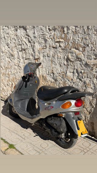 Daelim Message 50cc Scooter.