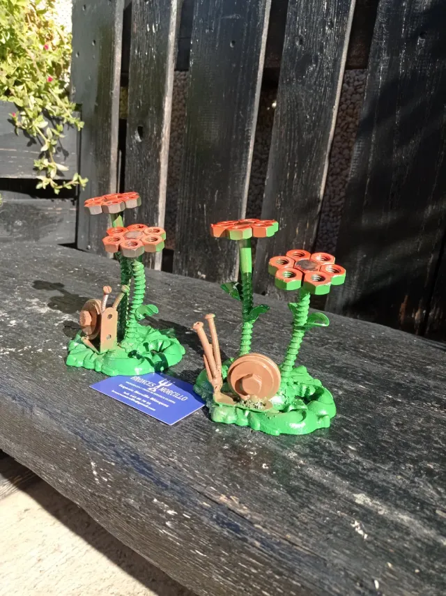 Flores y caracol artesanía