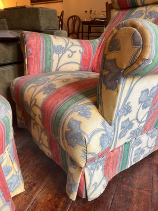 Sillón de lectura con otomana