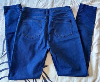 Pantalón vaquero azul nuevo