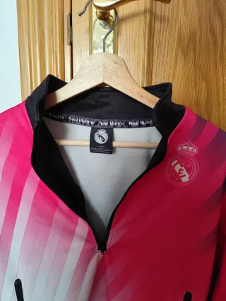 Chaqueta Real Madrid Rosa y Negra