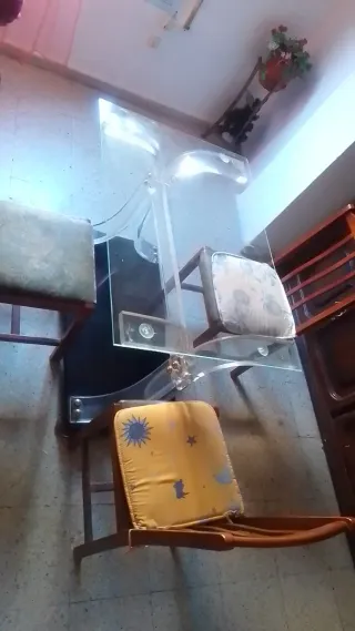 Mesa de comedor cristal con 3 sillas