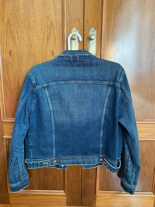 Chaqueta vaquera corta