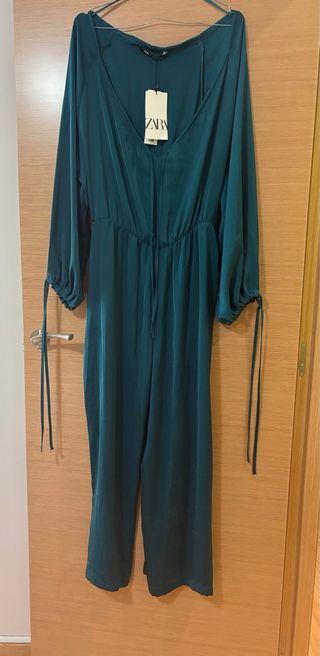 Mono Zara verde satinado nuevo