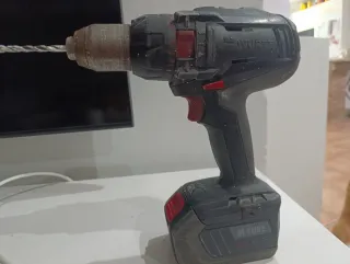 Taladro percutor Wurth 2 baterías + cargador