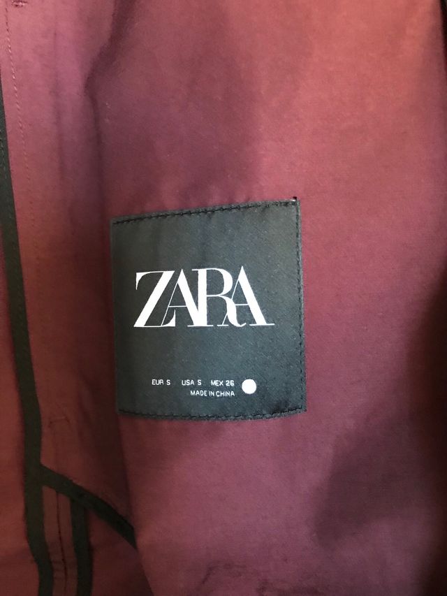 Impermeable oversize ZARA morado