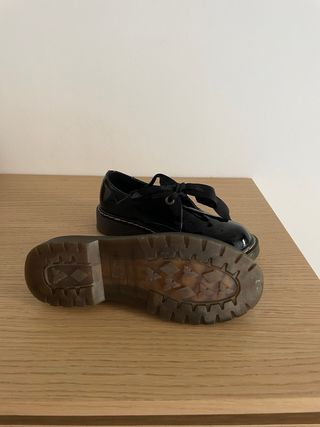 Mocasines negros charol lazo