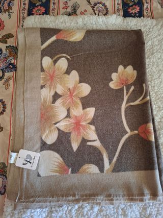 Fular estampado marrón y beige NUEVO