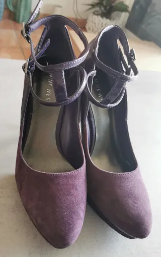 Zapatos morados Nine West piel y charol