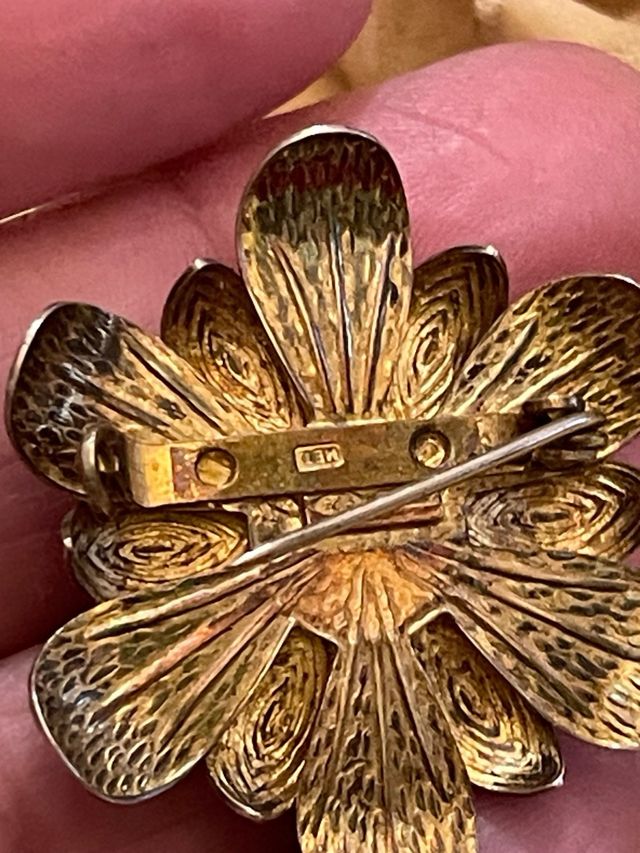 Spilla fiore perla placcata oro e argento